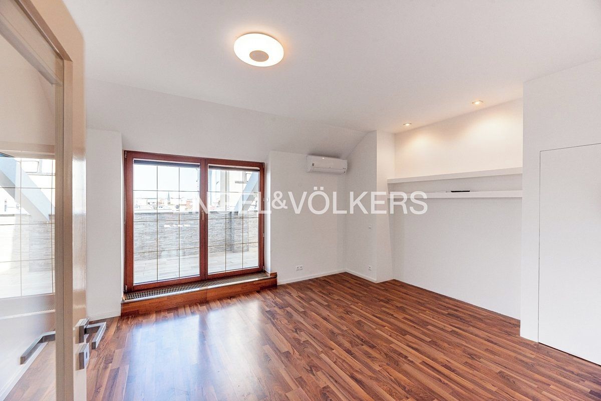 Pronájem bytu 4+kk 150 m² – fotografie 4