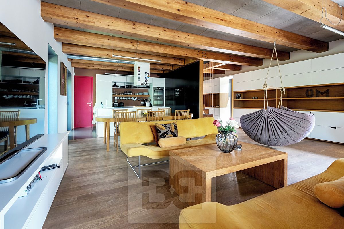 Prodej rodinného domu 201 m², pozemek 801 m² – fotografie 2