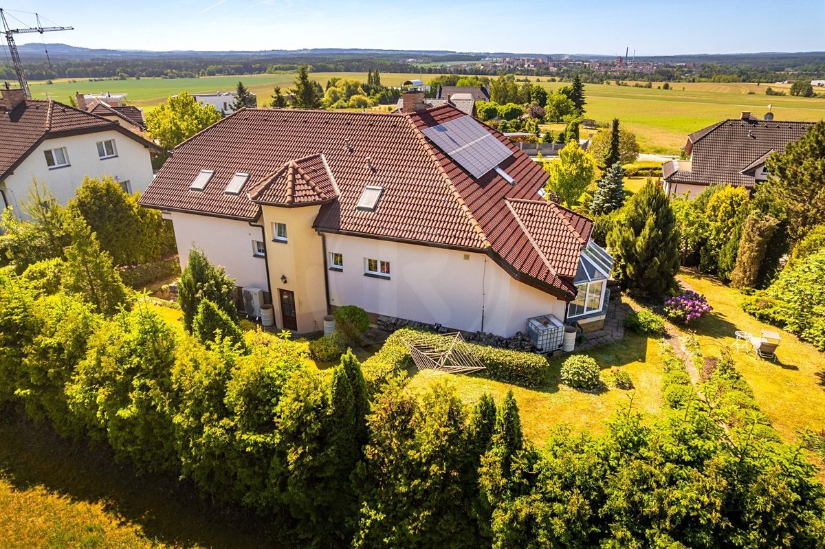 Prodej vily 340 m², pozemek 1147 m²
