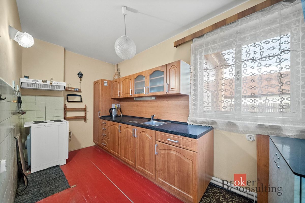 Prodej rodinného domu 190 m², pozemek 1386 m² – fotografie 4