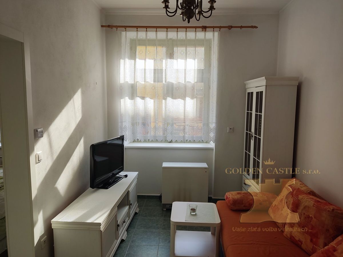 Pronájem bytu 2+kk 36 m² – fotografie 3