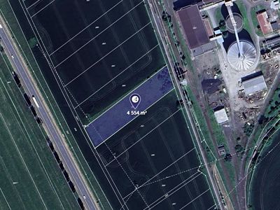 Prodej komerčního pozemku 4554 m²