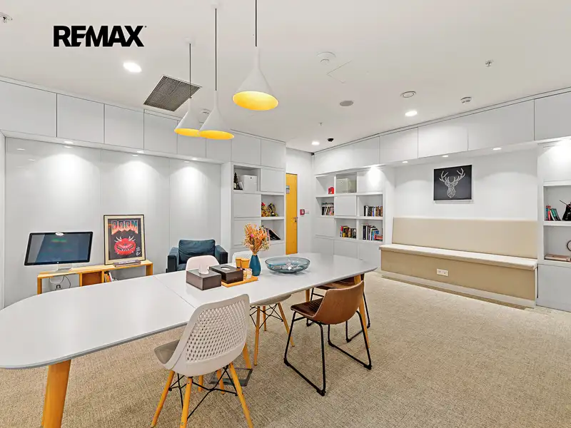Pronájem kanceláře 353 m², Praha – náhled fotky 2
