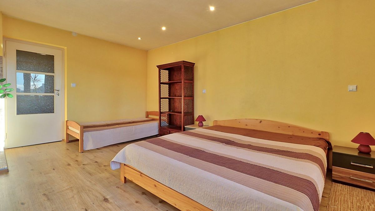 Pronájem bytu 2+kk 73 m² – fotografie 3