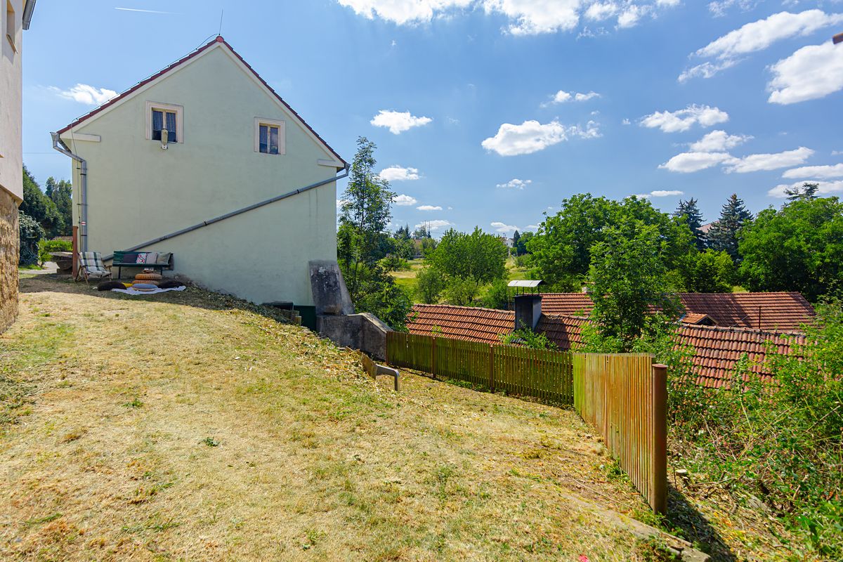 Prodej rodinného domu 377 m², pozemek 222 m² – fotografie 4