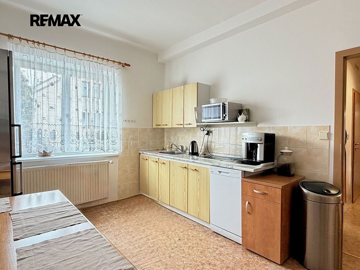 Pronájem kanceláře 120 m² – fotografie 3