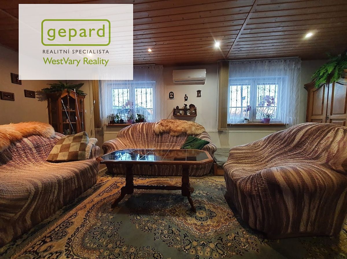 Prodej rodinného domu 250 m², pozemek 738 m² – fotografie 2