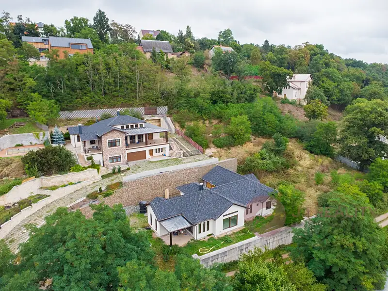 Prodej rodinného domu 209 m², pozemek 1020 m², Plzeň – náhled fotky 3
