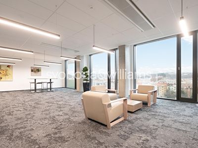Pronájem kanceláře 420 m²