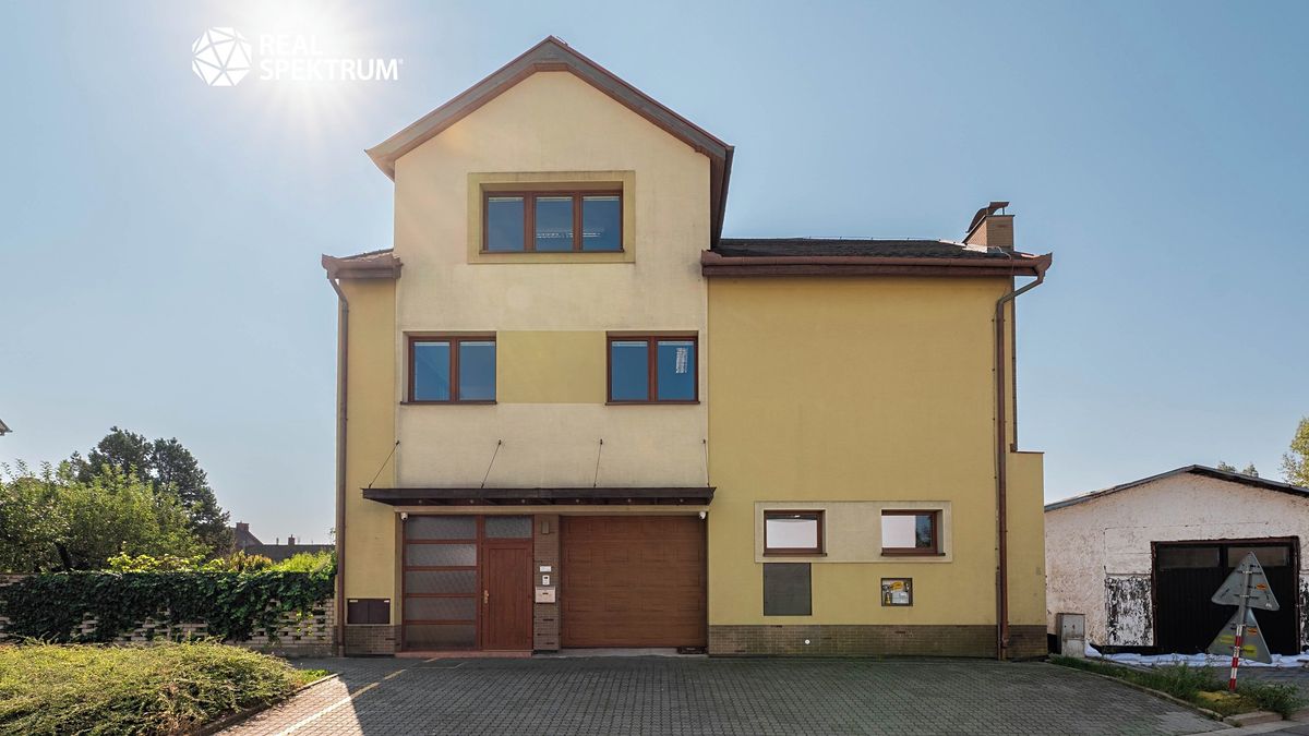 Prodej rodinného domu 352 m², pozemek 164 m² – fotografie 2