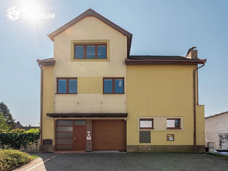 Haus zum Kauf, 352 m² (2 von 26)