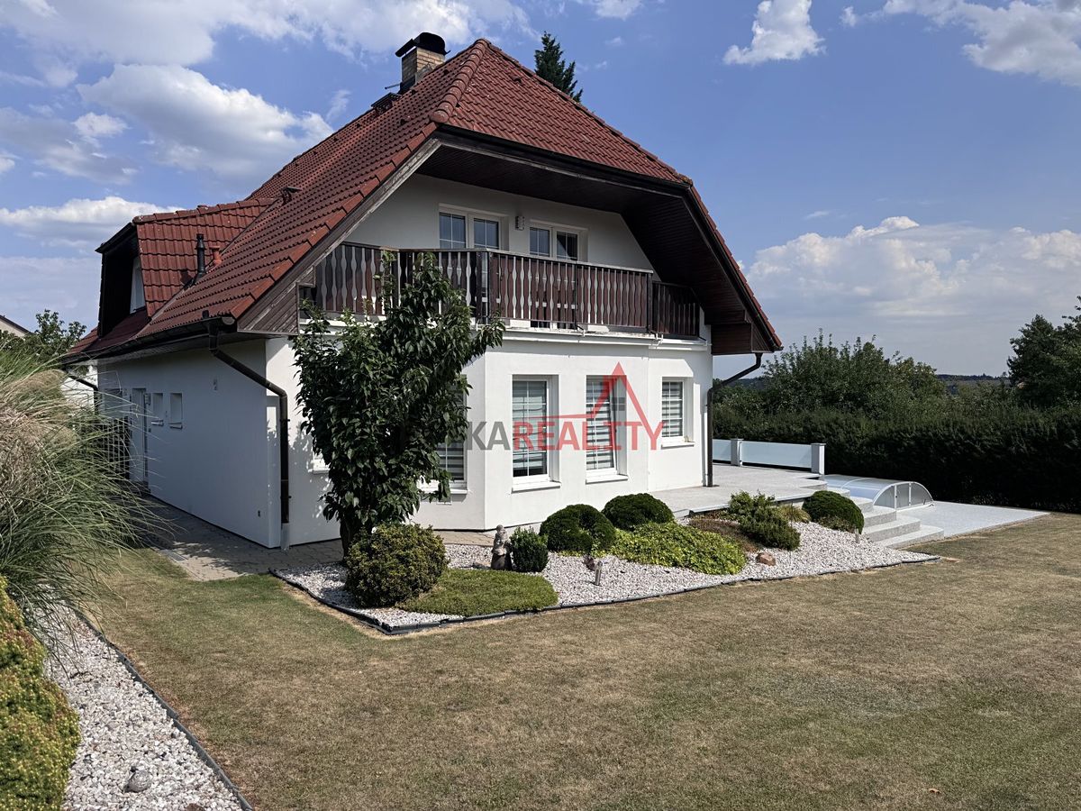 Prodej rodinného domu 188 m², pozemek 835 m²