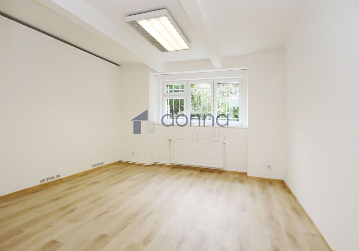 Pronájem bytu 1+kk 28 m²