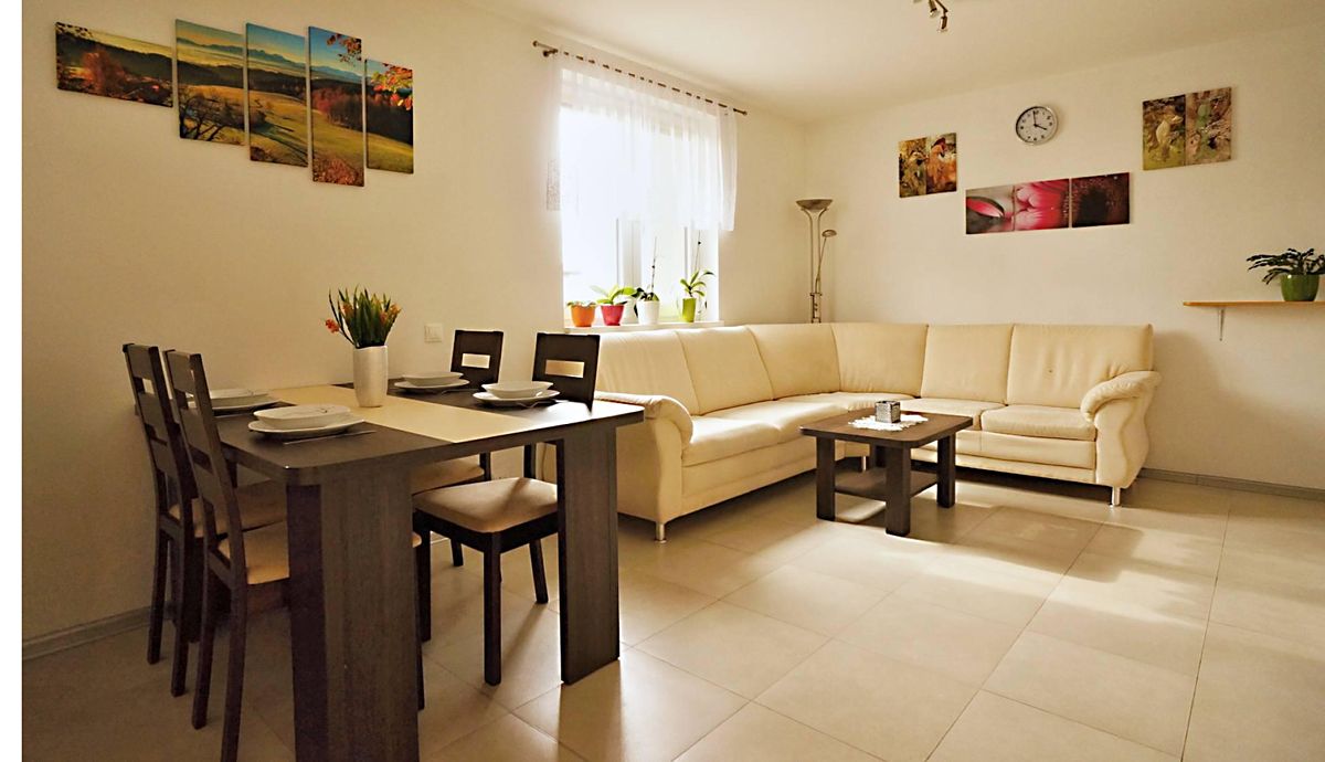 Prodej rodinného domu 150 m², pozemek 728 m² – fotografie 2