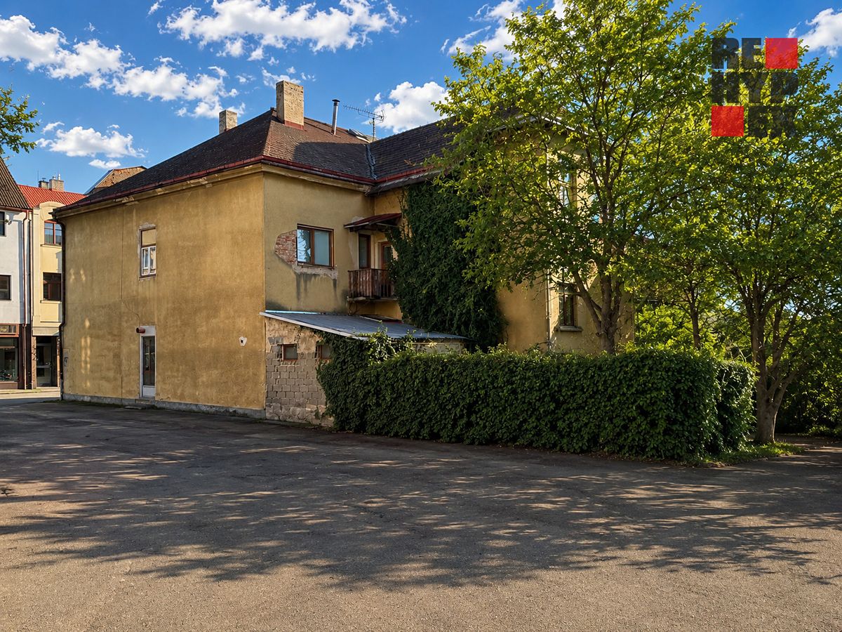 Prodej vícegeneračního domu 980 m², pozemek 523 m² – fotografie 3