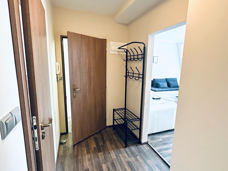 Prodej komerčního prostoru, 270 m² (58 z 80)