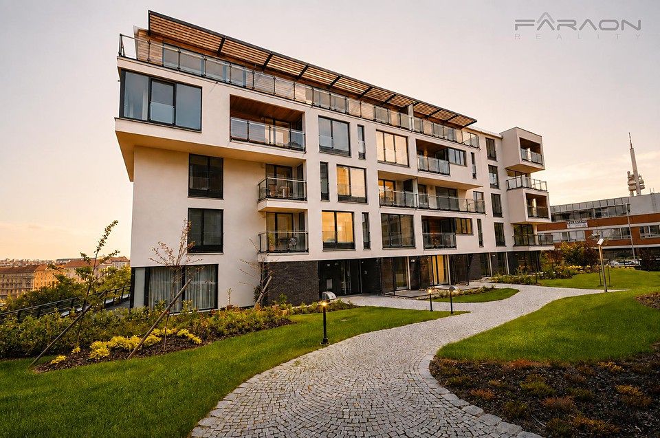 Pronájem bytu 3+kk 121 m²