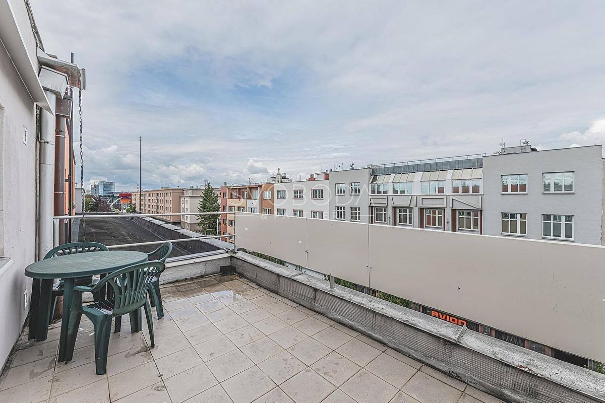 Pronájem bytu 1+1 35 m² – fotografie 2