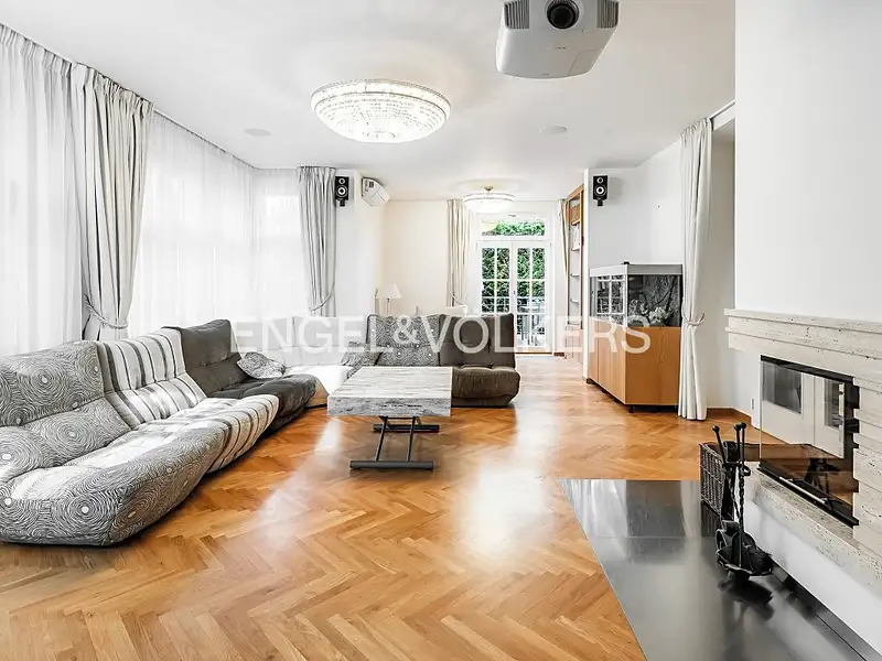 Pronájem vily 434 m², pozemek 600 m², Praha – náhled fotky 2