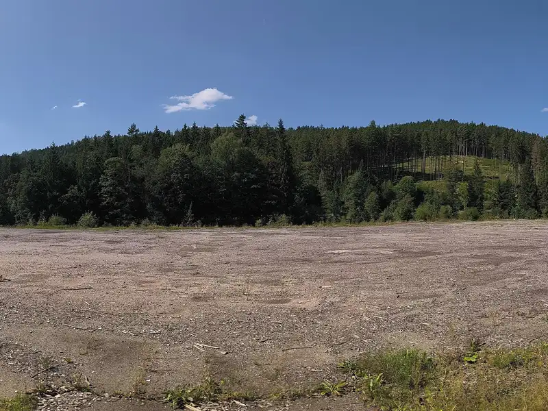 Pronájem komerčního pozemku 30000 m², Loučovice – náhled fotky 1