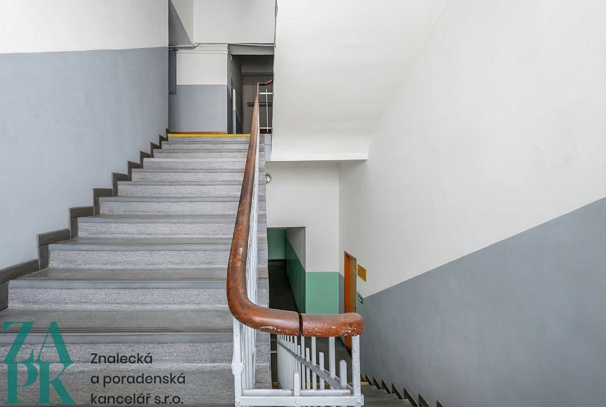 Pronájem kanceláře 30 m² – fotografie 3