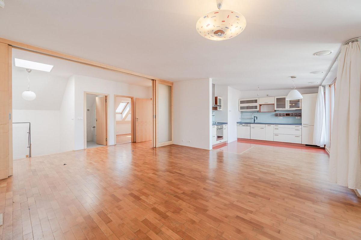 Prodej bytu 4+kk 121 m²