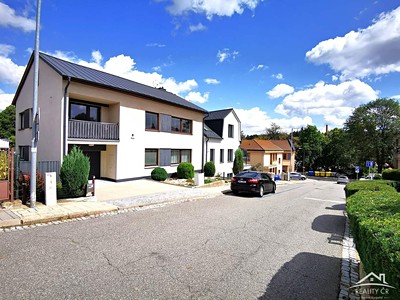 Prodej  rodinného domu 328 m², pozemek 438 m²