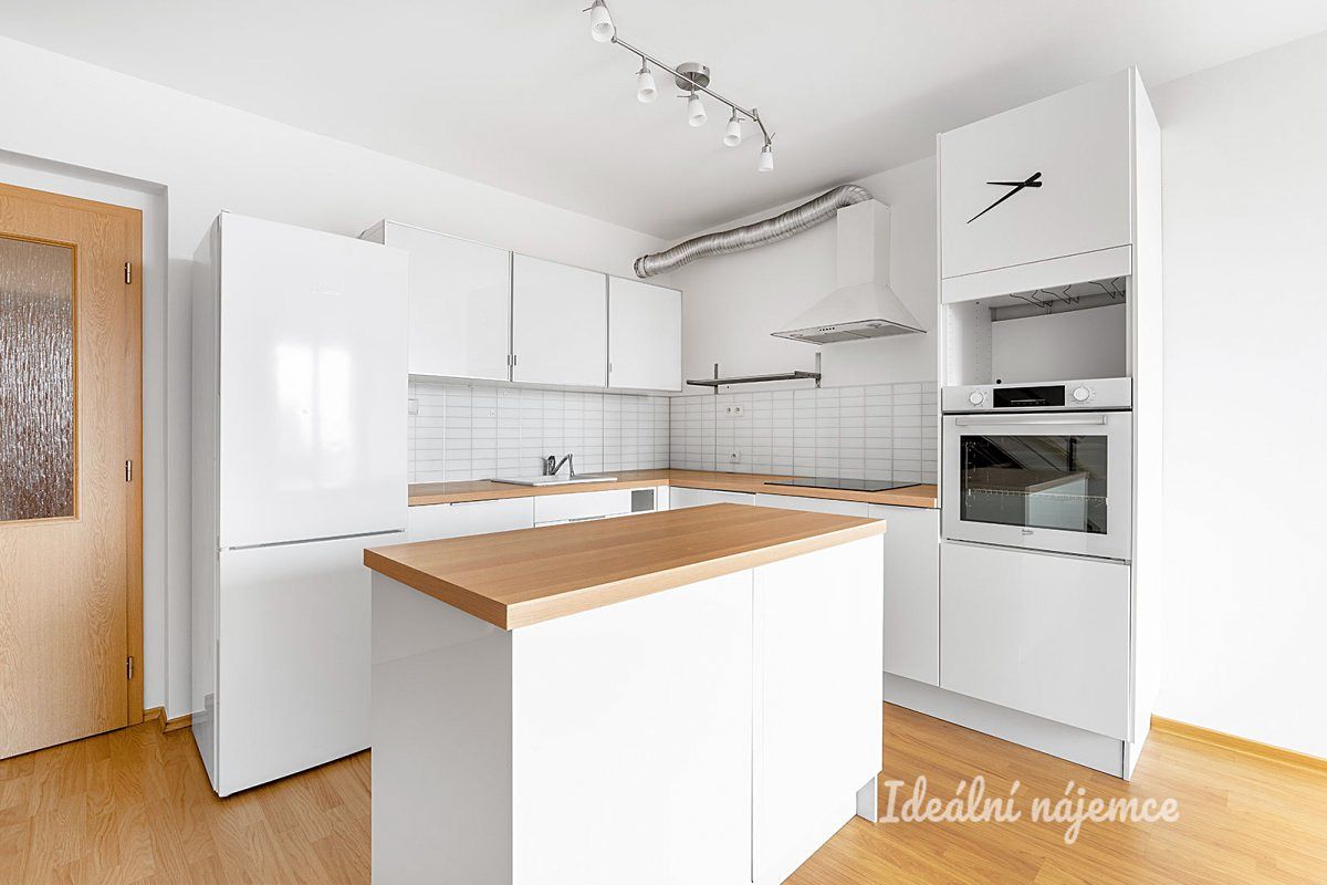 Pronájem bytu 3+kk 89 m²