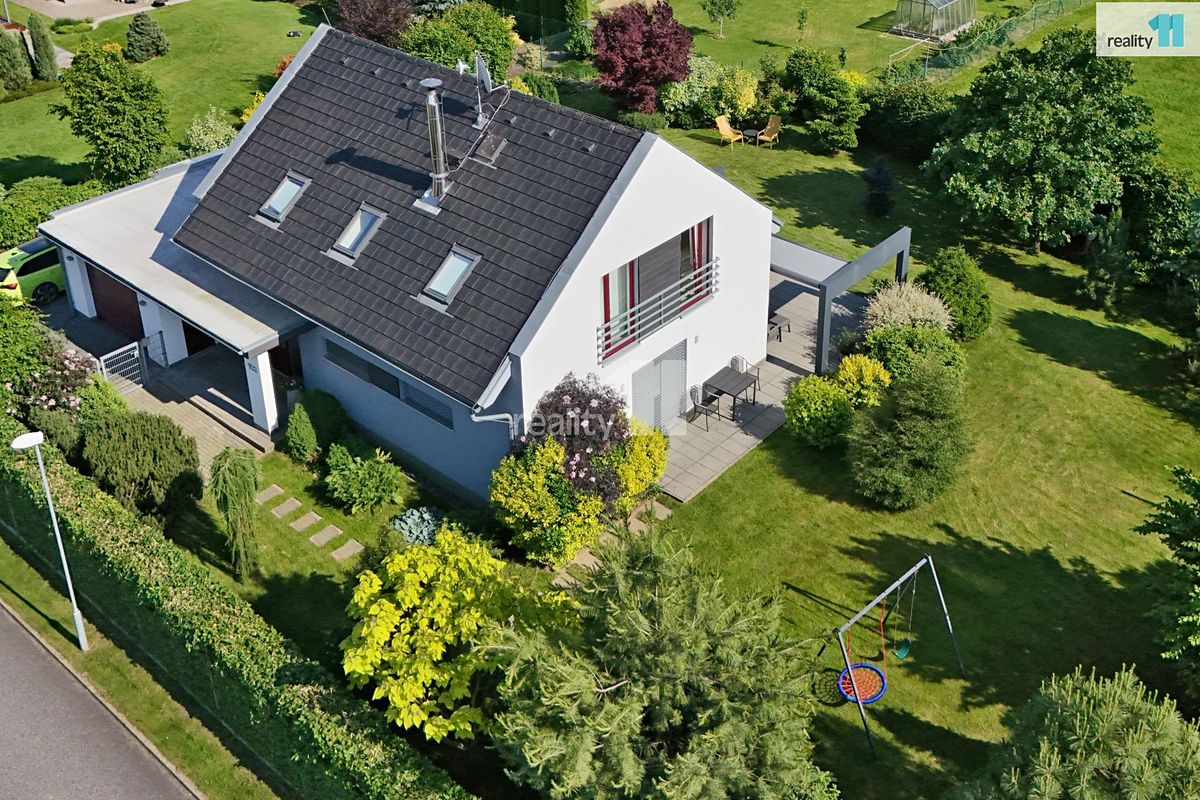 Prodej rodinného domu 200 m², pozemek 1163 m²
