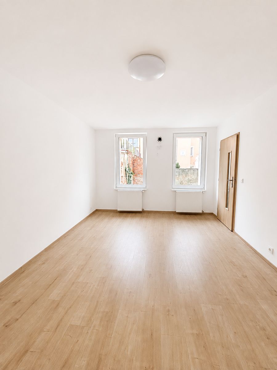 Pronájem bytu 3+1 70 m² – fotografie 4