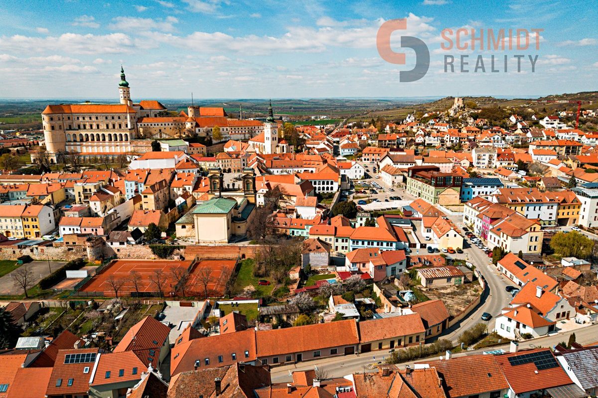 Prodej stavebního pozemku 895 m², Mikulov – fotka 1 z 3