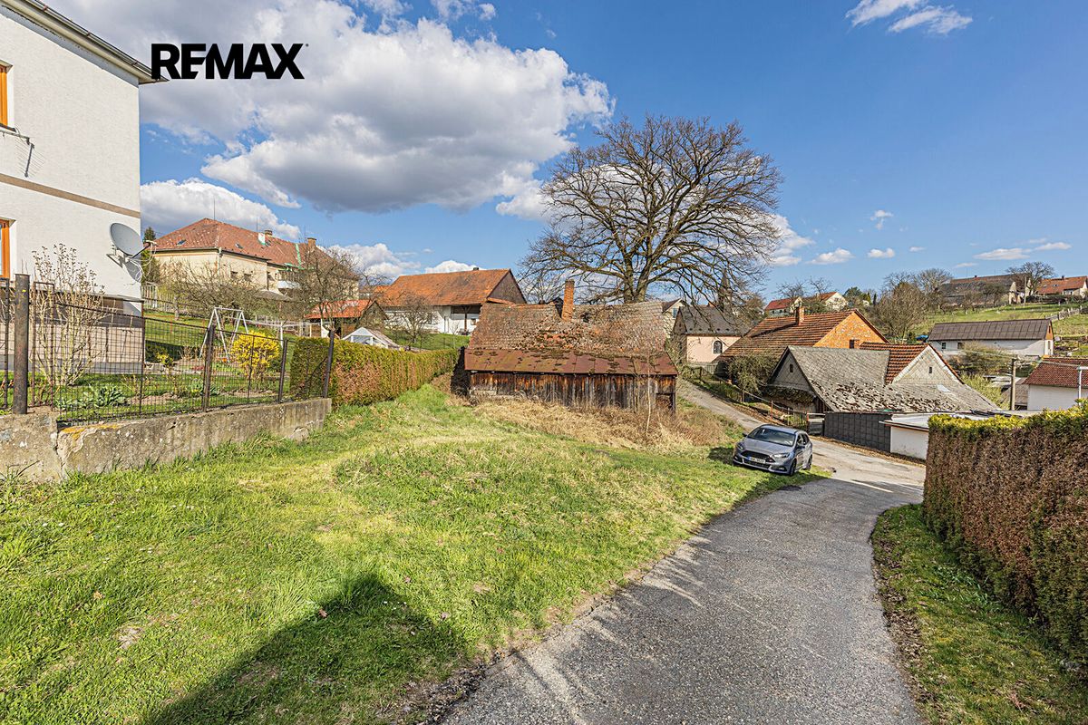 Prodej stavebního pozemku 496 m² – fotografie 3