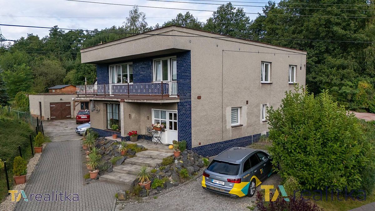Prodej rodinného domu 300 m², pozemek 3471 m² – fotografie 2
