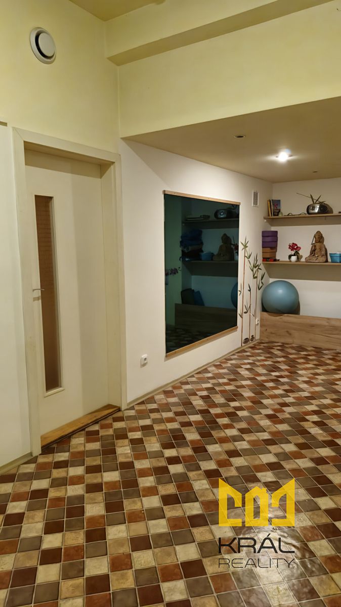 Pronájem obchodního prostoru 15 m² – fotografie 5