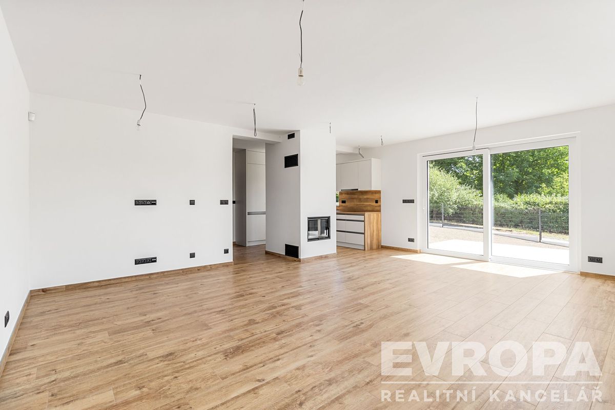 Prodej rodinného domu 169 m², pozemek 881 m² – fotografie 5