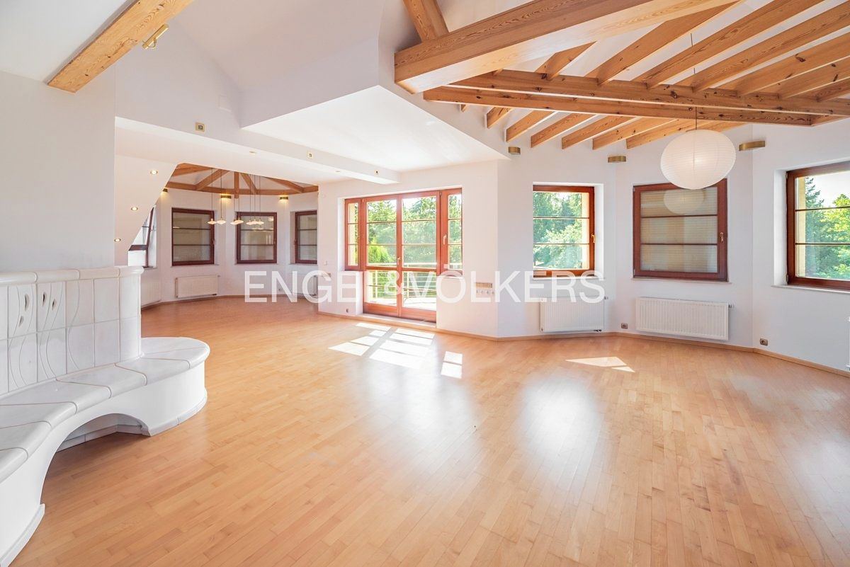 Pronájem rodinného domu 440 m², pozemek 1096 m² – fotografie 5