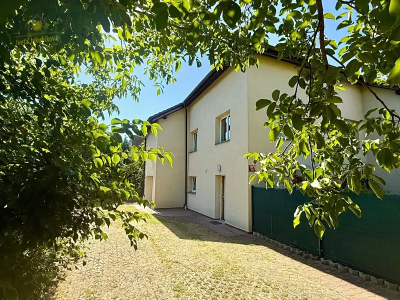 Prodej rodinného domu 115 m², pozemek 271 m², Praha – náhled fotky 1