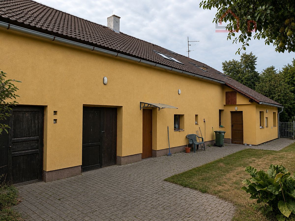 Prodej rodinného domu 284 m², pozemek 652 m² – fotografie 3