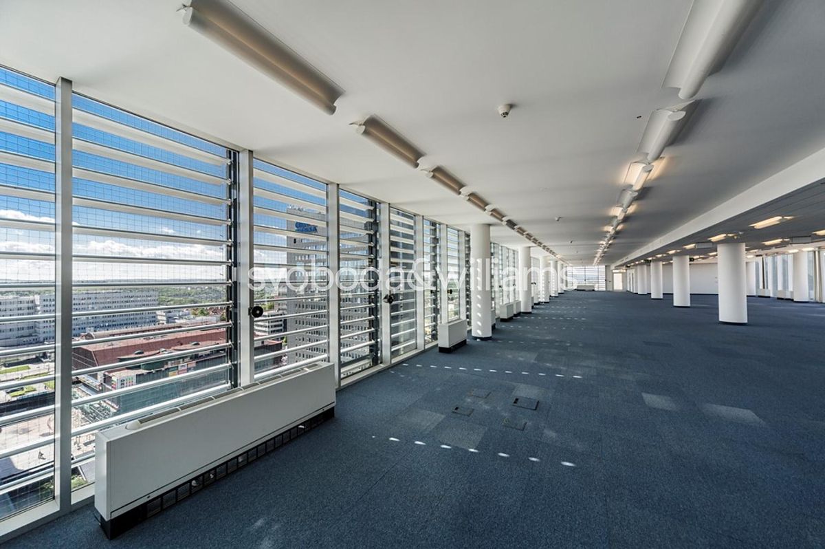 Pronájem kanceláře 733 m² – fotografie 2