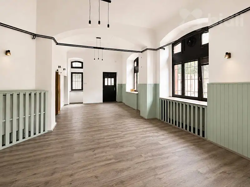 Pronájem obchodního prostoru 151 m², Praha – náhled fotky 1