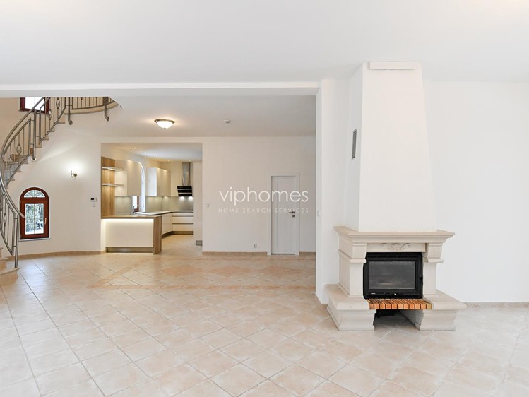 Pronájem domu, 270 m² (5 z 21)