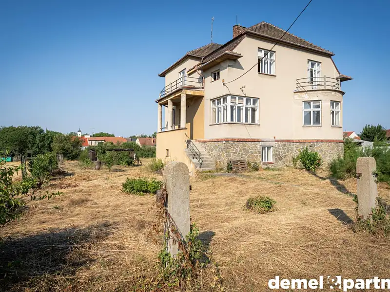 Prodej vily 309 m², pozemek 2242 m², Křenovice – náhled fotky 1