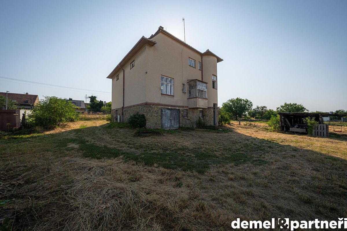 Prodej vily 309 m², pozemek 2242 m² – fotografie 3