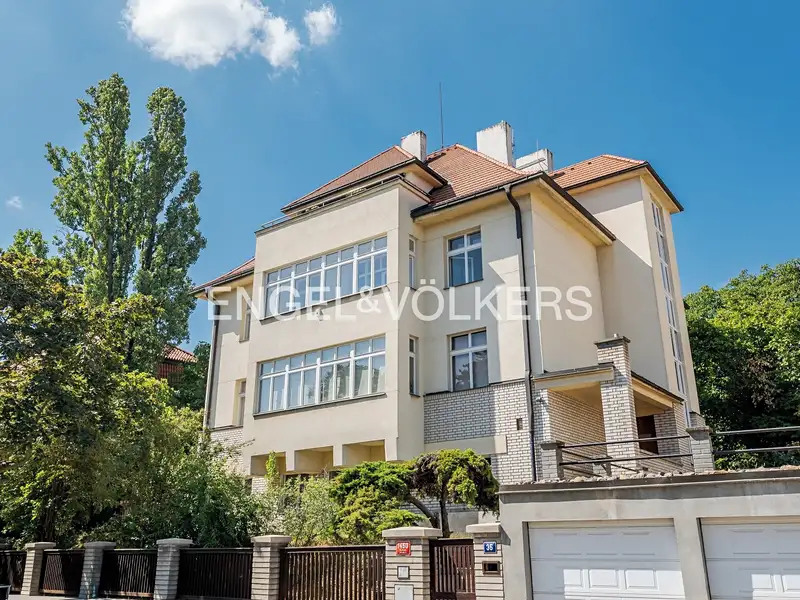 Pronájem bytu 5+1 146 m², Praha – náhled fotky 1