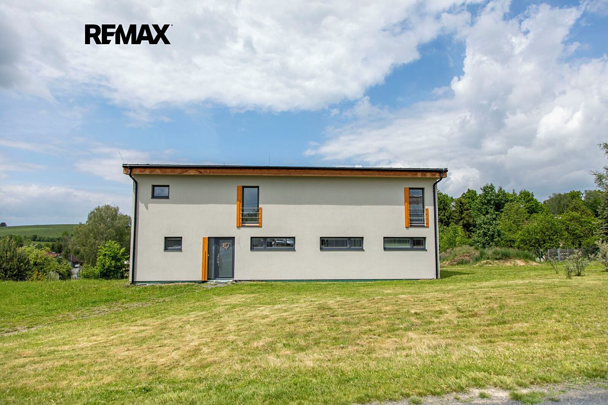 Prodej rodinného domu 193 m², pozemek 2605 m² – fotografie 3