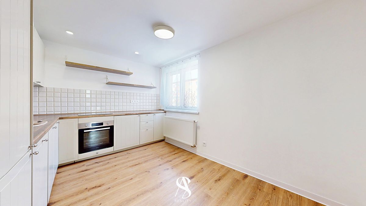 Pronájem bytu 1+1 35 m²