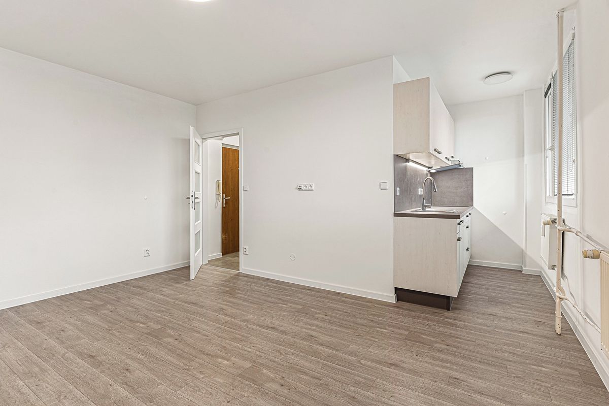 Pronájem bytu 1+kk 27 m² – fotografie 5