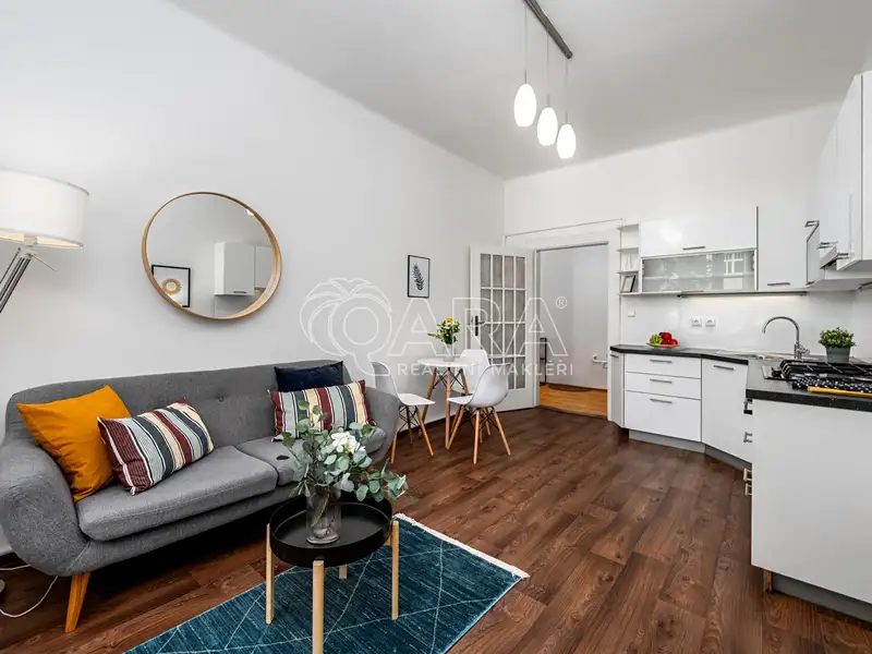 Prodej bytu 1+1 53 m², Praha – náhled fotky 1