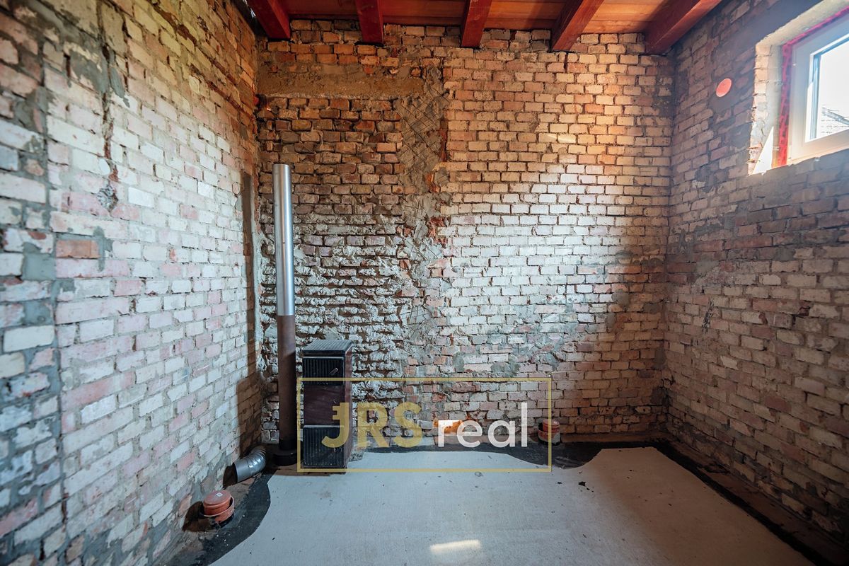 Prodej rodinného domu 527 m², pozemek 1300 m² – fotografie 4