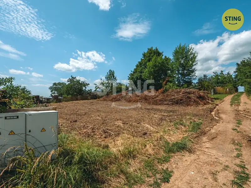Prodej stavebního pozemku 552 m², Sezemice – náhled fotky 2